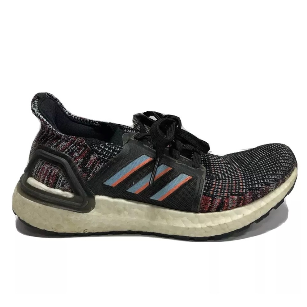 Adidas Big Kids’ Ultraboost Black Running Shoes, Boys’ Size 3.5 M